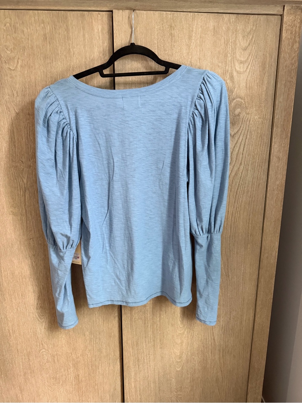 Nation LTD Light Blue V-Neck Puff Sleeve Women's Top - Picture 2 of 2